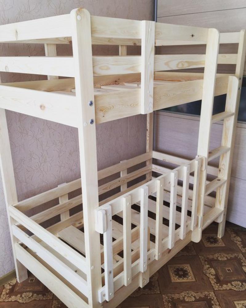 безопасная двухъярусная кровать для детей с 2 лет